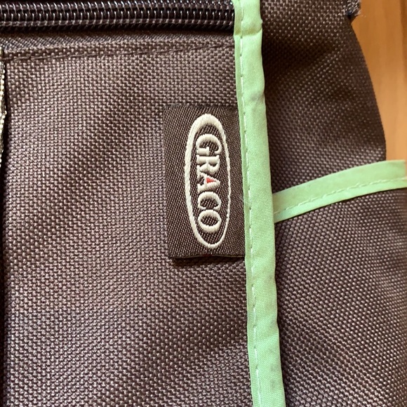 GRACO diaper bag - crossbody/over the shoulder - Picture 3 of 13